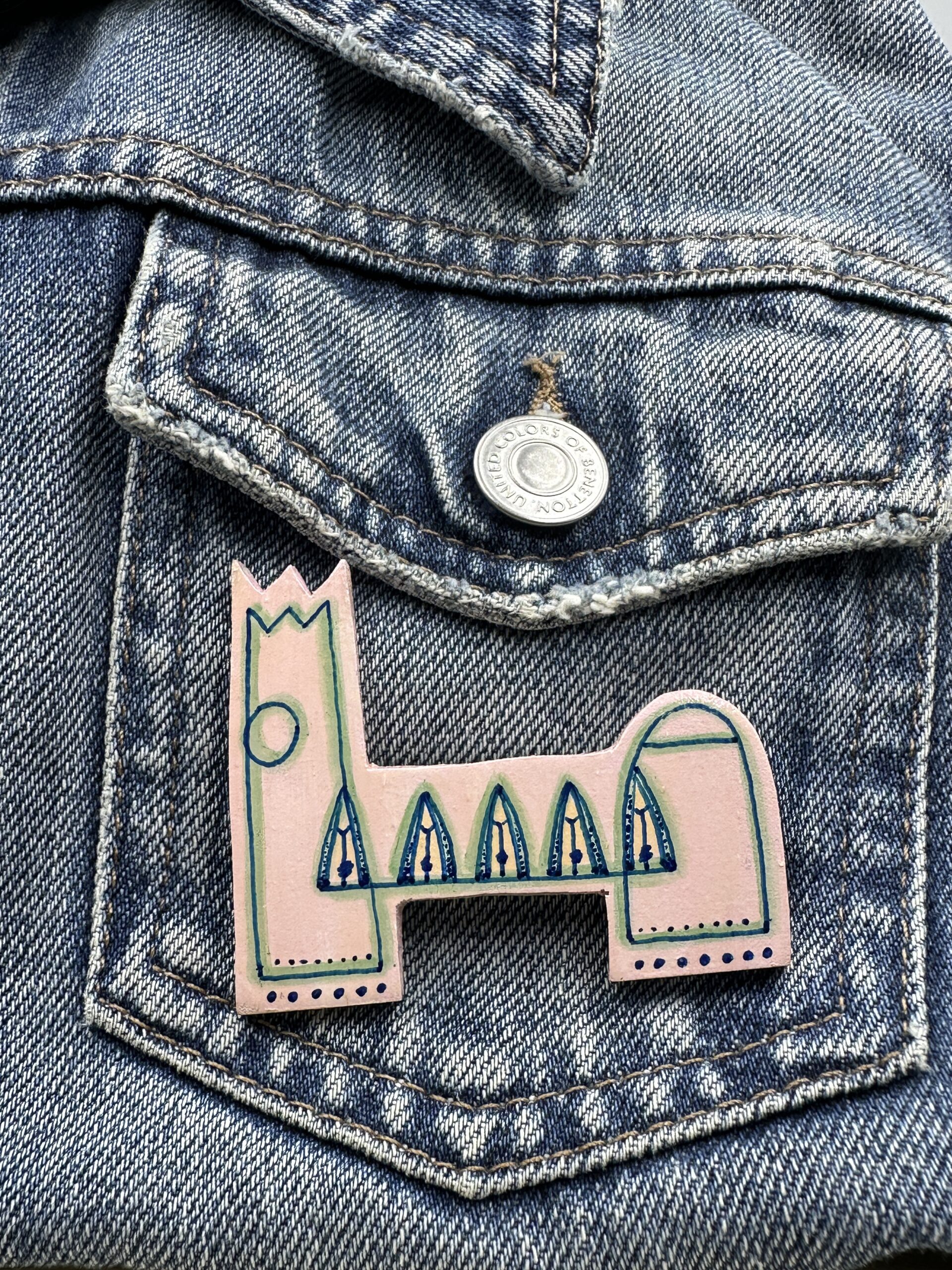 Broche de la Seu Vella por Neus Daura